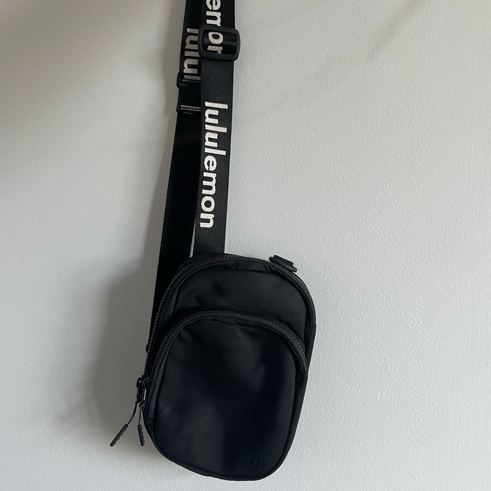 Lululemon Crossbody Bag - Black